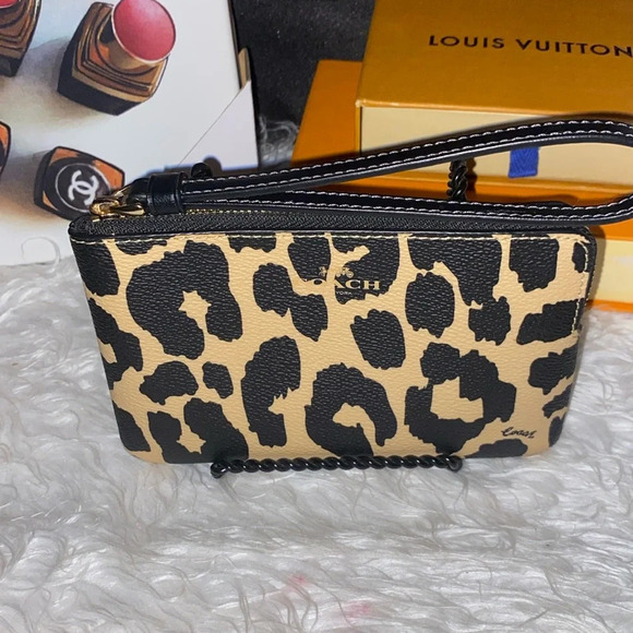 Coach Ocelot print wristlet NWOT - Picture 1 of 3